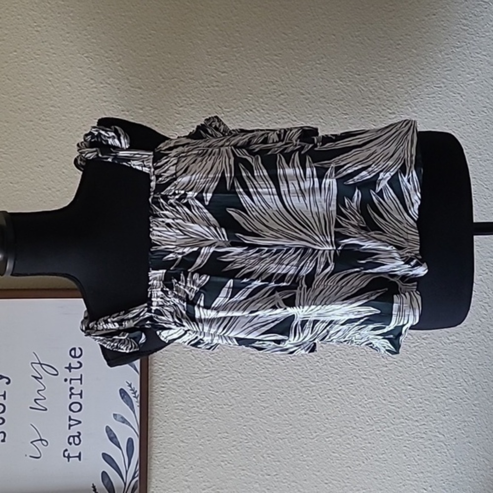 NWT 1. State cold shoulder top
